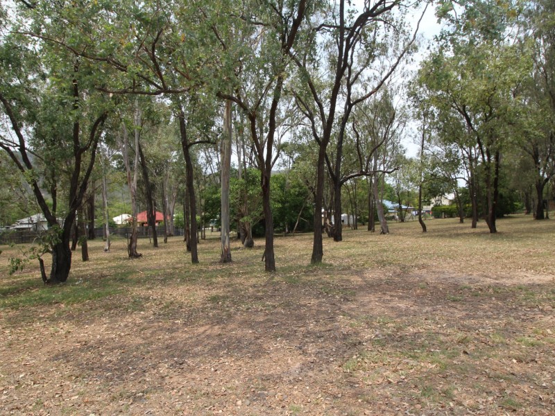 10 Mack Street, Esk QLD 4312