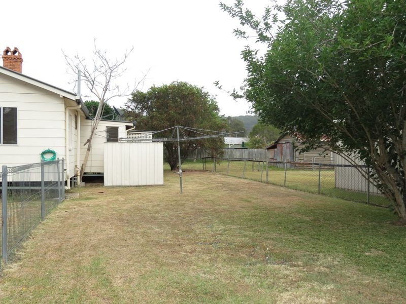 1a Pryde Street, Esk QLD 4312