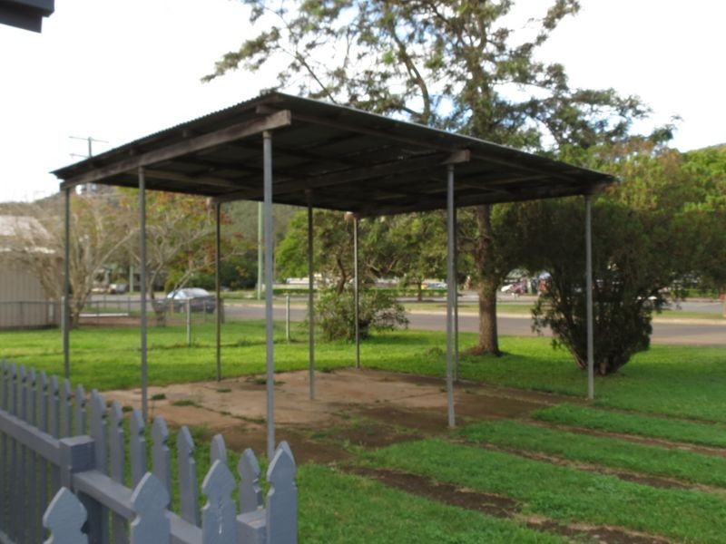 1a Pryde Street, Esk QLD 4312