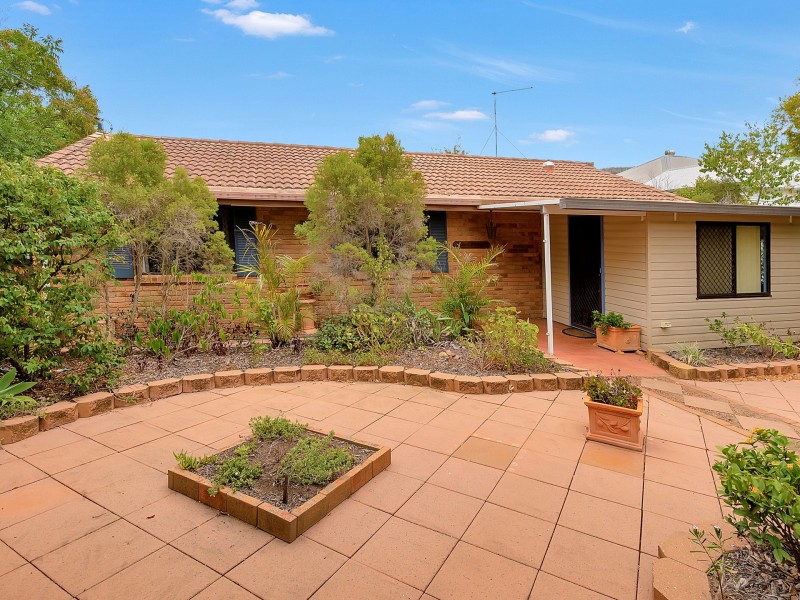 11 Elizabeth Street, Esk QLD 4312