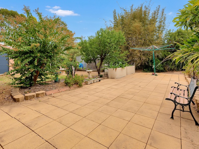 11 Elizabeth Street, Esk QLD 4312