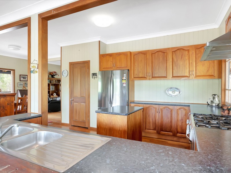 6 Cameron Road, Coominya QLD 4311