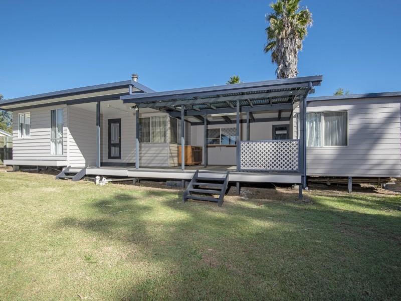 16 Mangerton Street, Toogoolawah QLD 4313