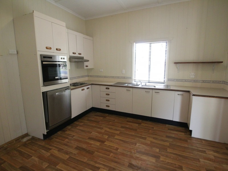 35 Down Street, Esk QLD 4312