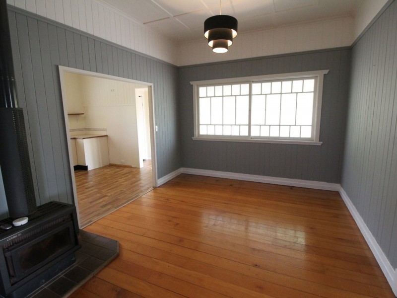 35 Down Street, Esk QLD 4312