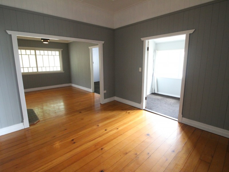 35 Down Street, Esk QLD 4312