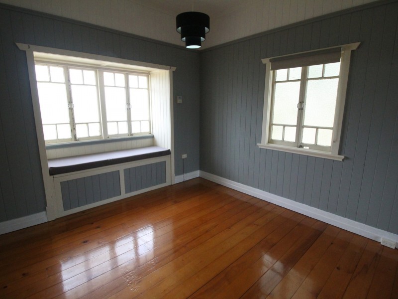 35 Down Street, Esk QLD 4312