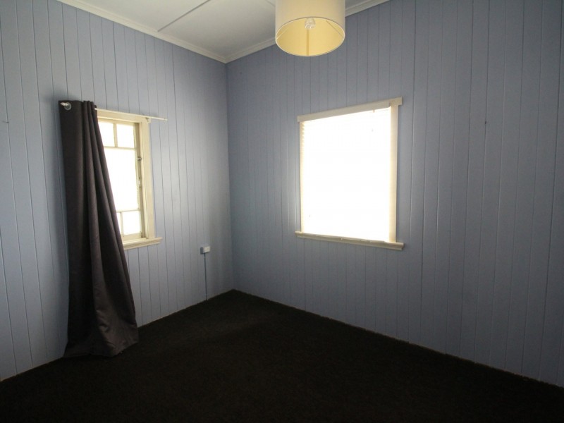 35 Down Street, Esk QLD 4312