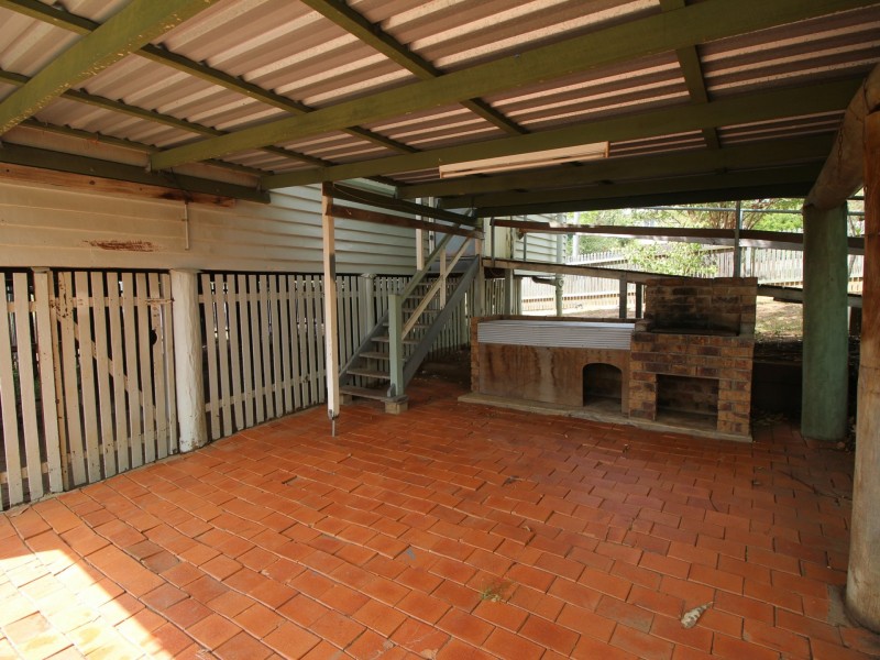 35 Down Street, Esk QLD 4312