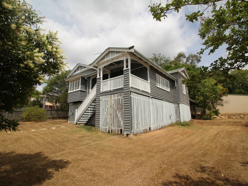 35 Down Street, Esk QLD 4312