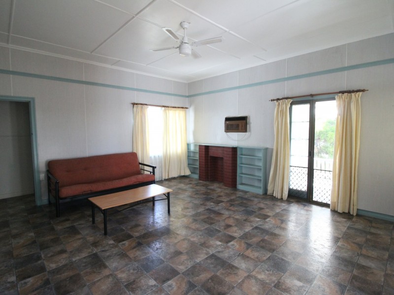 56 Fulham Street, Toogoolawah QLD 4313