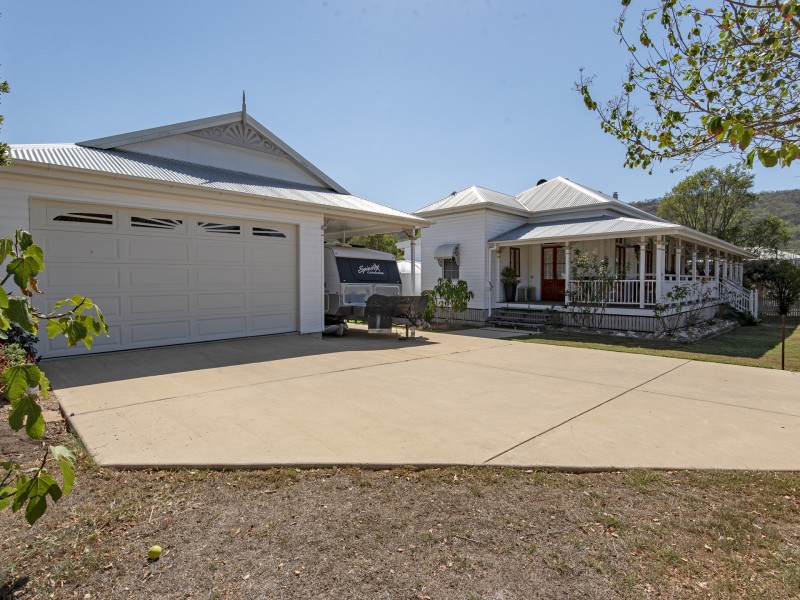 19 Highland Street, Esk QLD 4312
