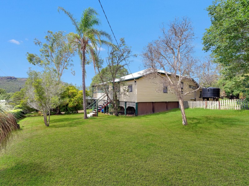 24 Elizabeth Street, Esk QLD 4312