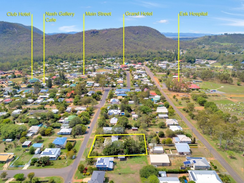 24 Elizabeth Street, Esk QLD 4312