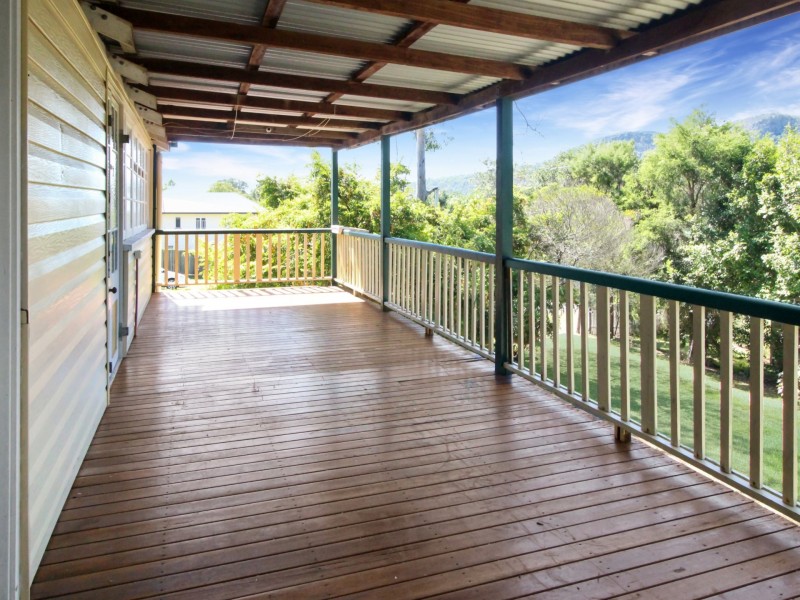 24 Elizabeth Street, Esk QLD 4312