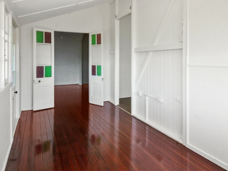 24 Elizabeth Street, Esk QLD 4312