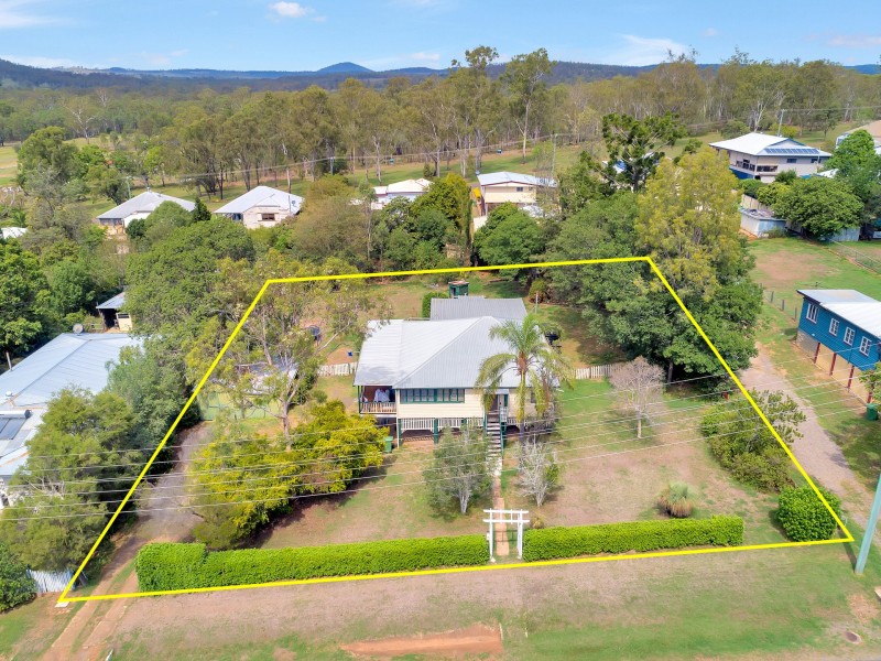 24 Elizabeth Street, Esk QLD 4312