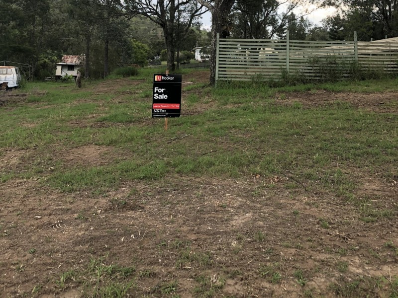 27 William Street, Linville QLD 4306