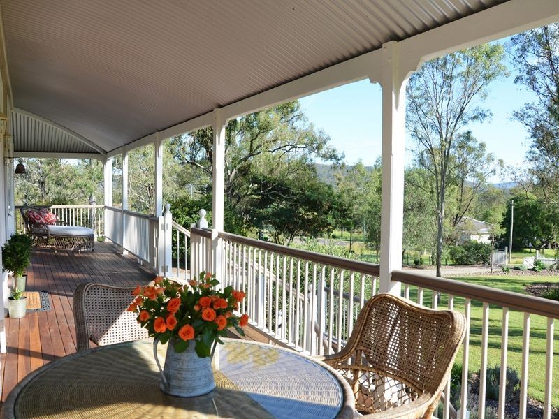 2 South Street, Esk QLD 4312