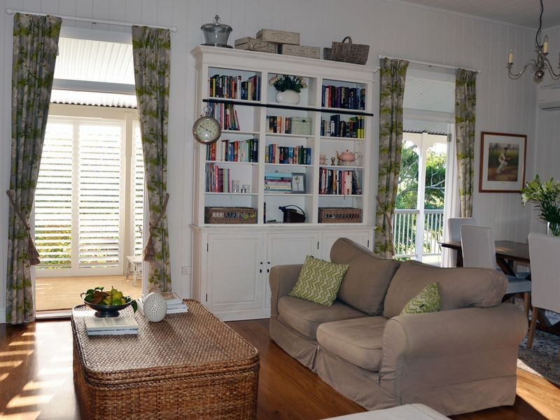 2 South Street, Esk QLD 4312