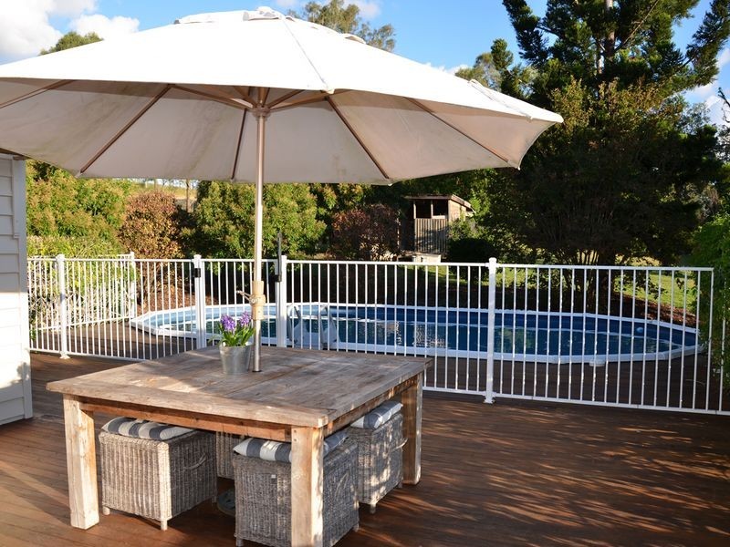 2 South Street, Esk QLD 4312