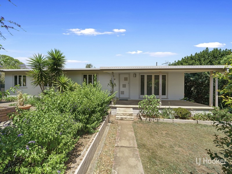 24 Sutton Street, Blackbutt QLD 4306