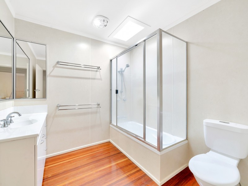 24 Sutton Street, Blackbutt QLD 4306