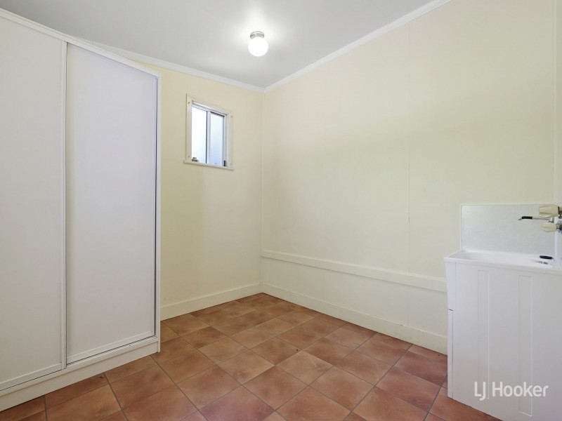 24 Sutton Street, Blackbutt QLD 4306