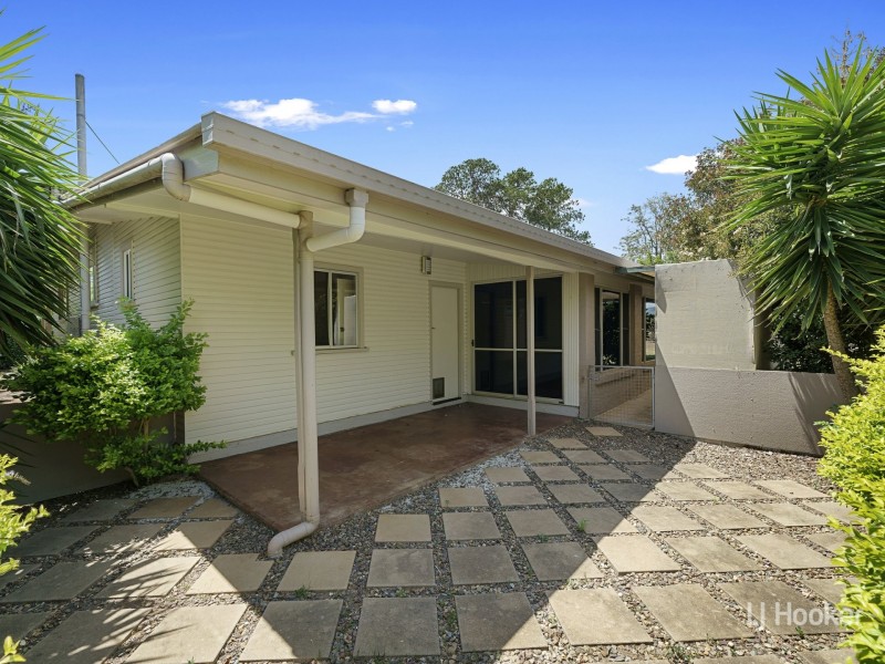 24 Sutton Street, Blackbutt QLD 4306