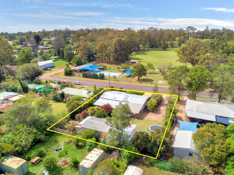 24 Sutton Street, Blackbutt QLD 4306