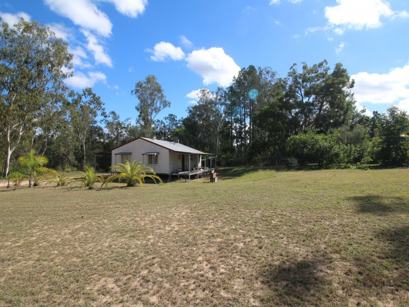 80 Pine Crescent, Esk QLD 4312