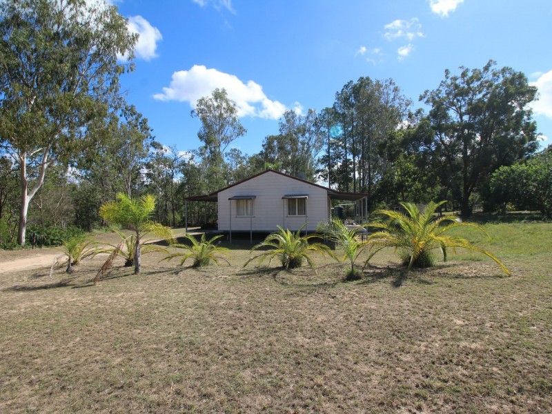 80 Pine Crescent, Esk QLD 4312