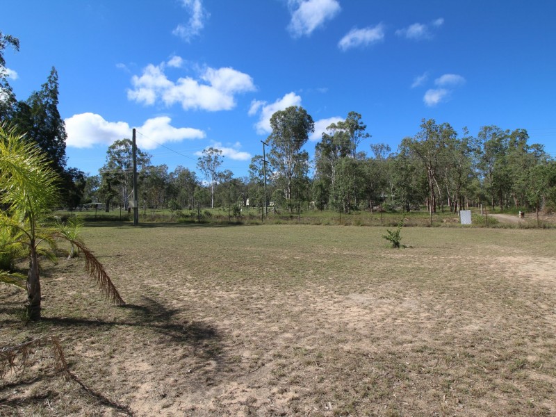 80 Pine Crescent, Esk QLD 4312