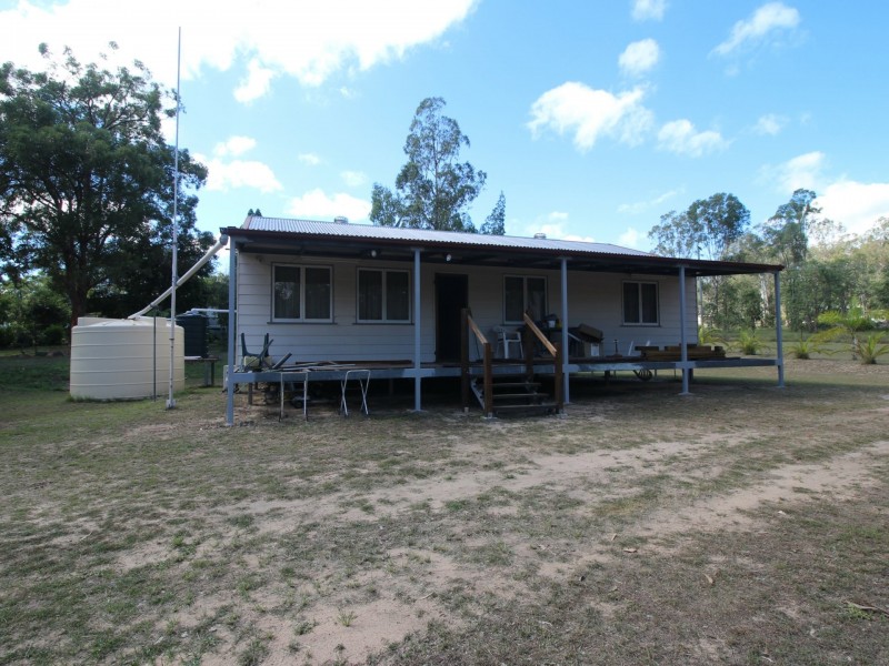 80 Pine Crescent, Esk QLD 4312