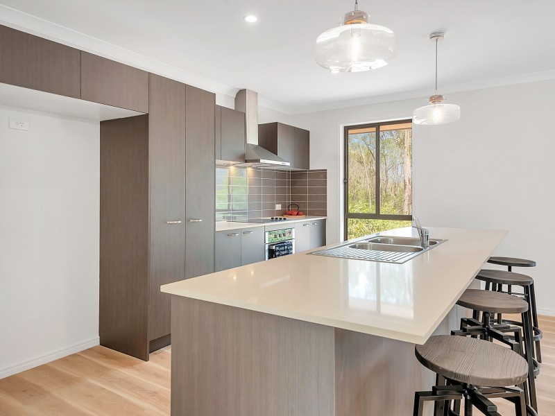 11 Royal Drive, Mount Hallen QLD 4312