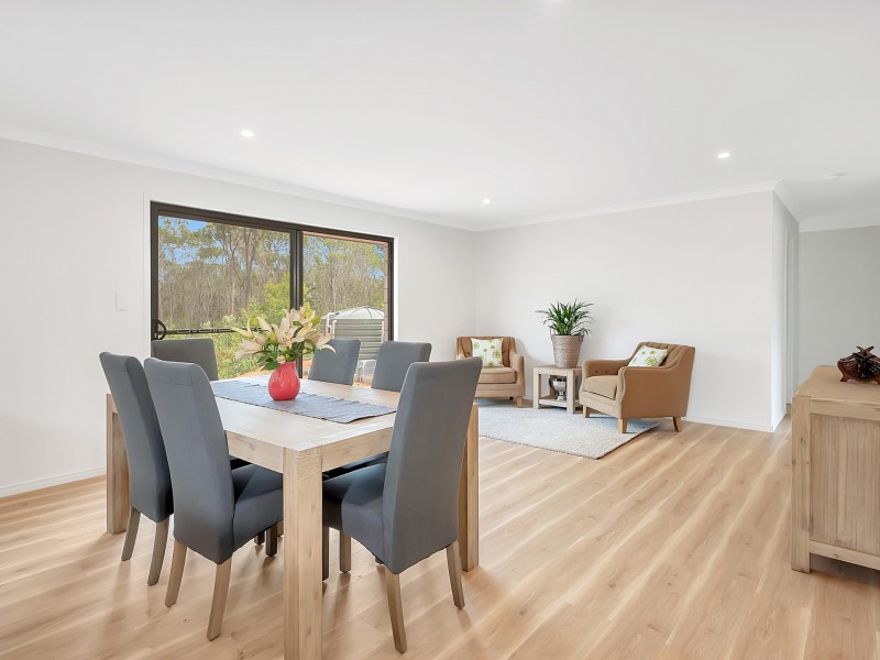 11 Royal Drive, Mount Hallen QLD 4312