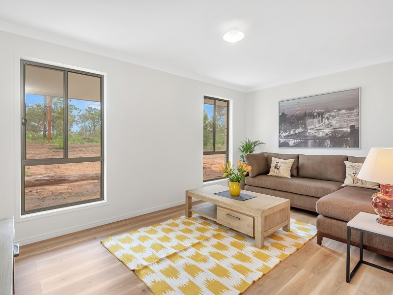11 Royal Drive, Mount Hallen QLD 4312