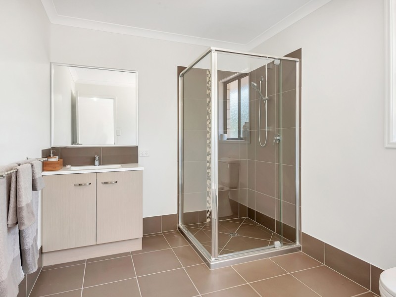 11 Royal Drive, Mount Hallen QLD 4312