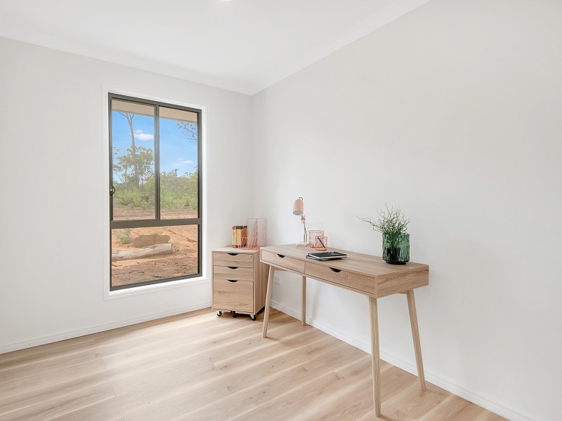11 Royal Drive, Mount Hallen QLD 4312