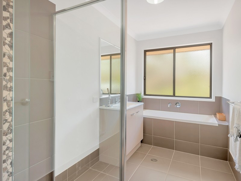 11 Royal Drive, Mount Hallen QLD 4312