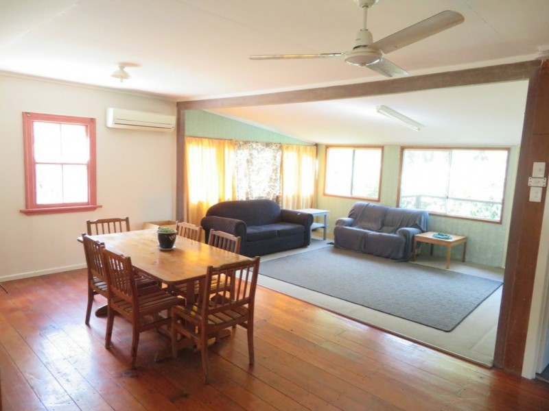 5 Jubilee Street, Somerset Dam QLD 4312