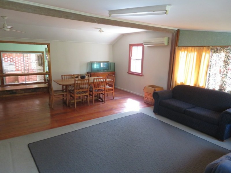 5 Jubilee Street, Somerset Dam QLD 4312