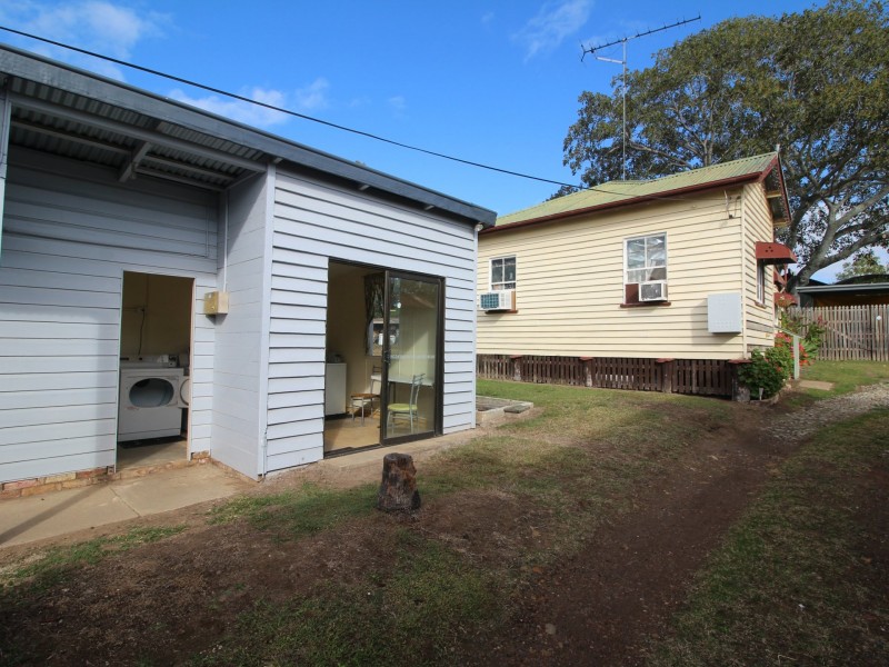 73 Cressbrook Street, Toogoolawah QLD 4313