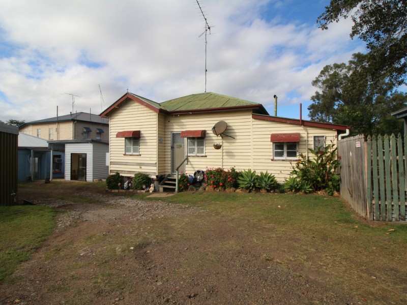 73 Cressbrook Street, Toogoolawah QLD 4313