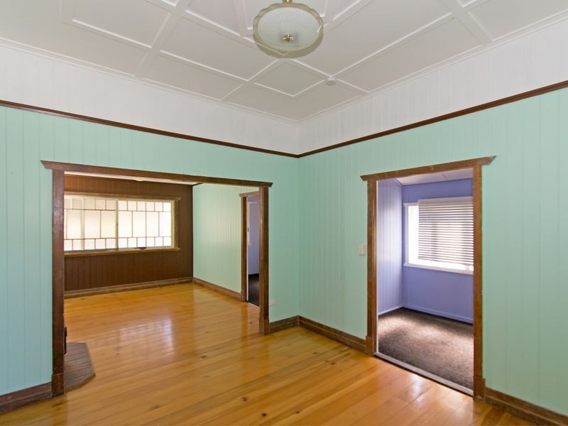 35 Down Street, Esk QLD 4312