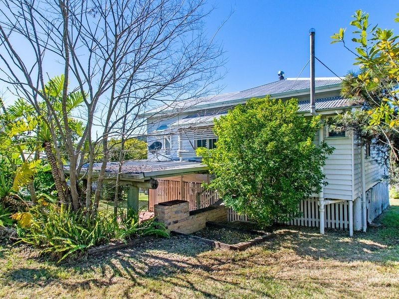 35 Down Street, Esk QLD 4312