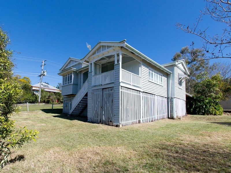 35 Down Street, Esk QLD 4312