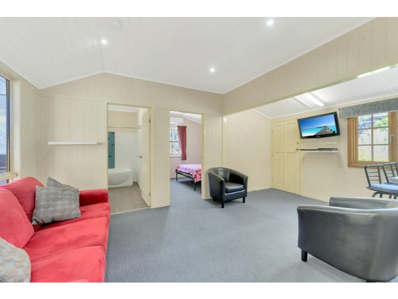 9 Edward Street, Somerset Dam QLD 4312