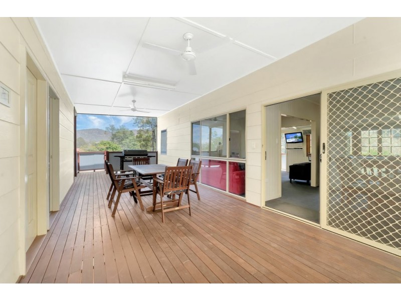 9 Edward Street, Somerset Dam QLD 4312