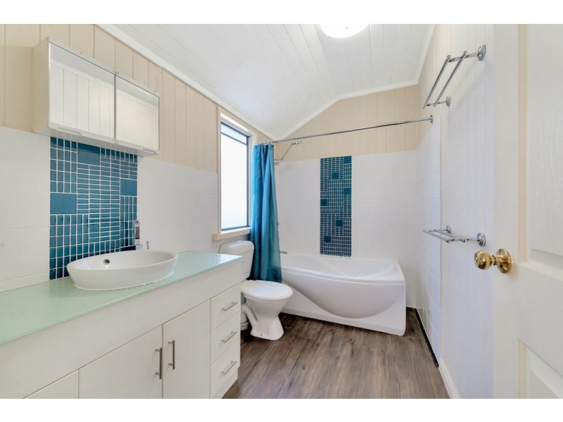 9 Edward Street, Somerset Dam QLD 4312